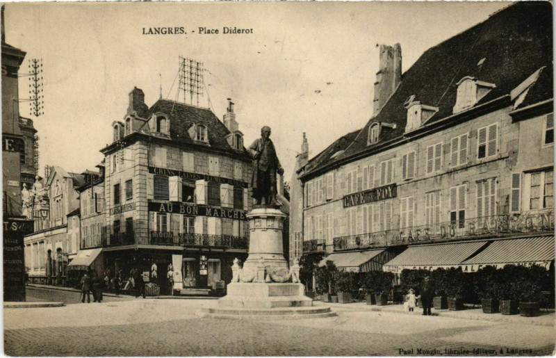 Carte postale ancienne Langres - Place Diderot à Langres