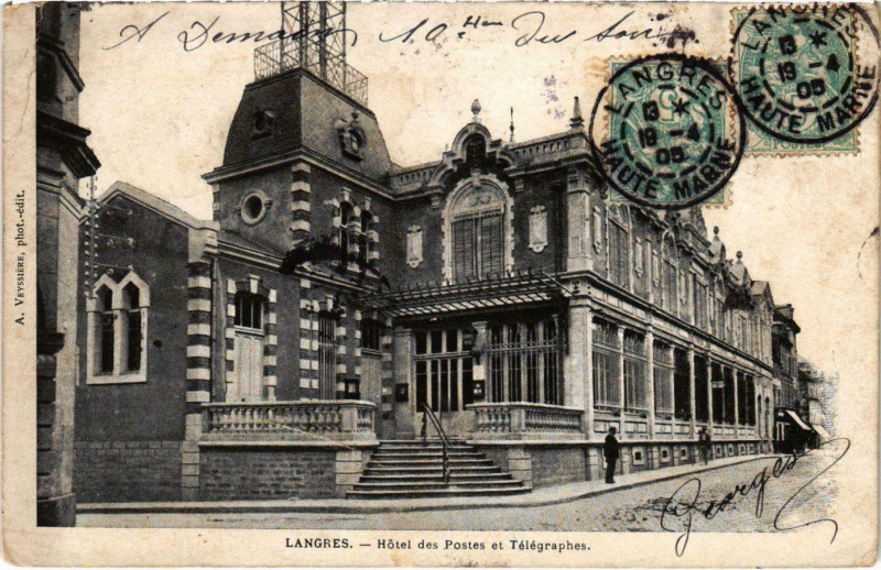 Carte postale ancienne Langres - Hotel des Postes à Langres