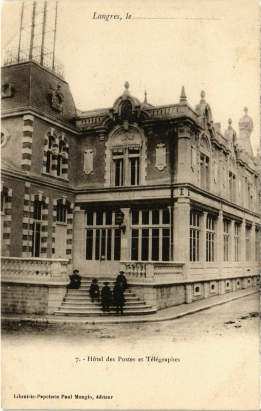 Carte postale ancienne Langres - Hotel des Postes à Langres