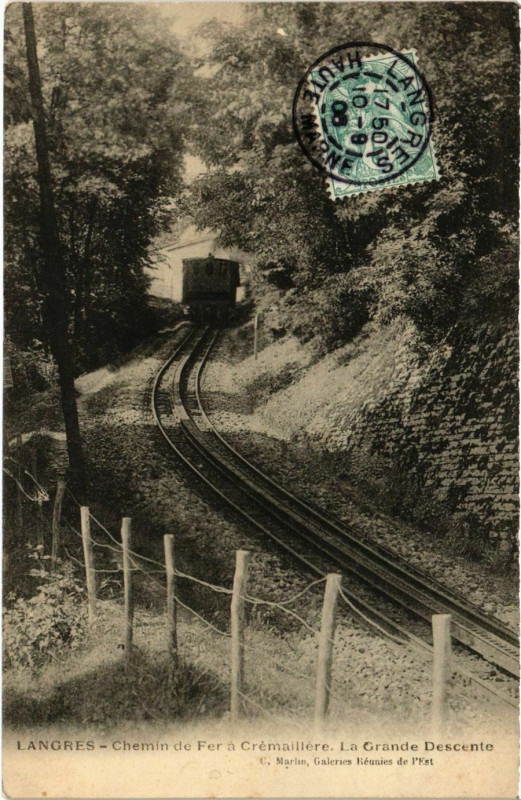 Carte postale ancienne Langres - Chemin de Fer à Langres