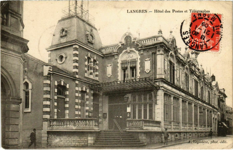 Carte postale ancienne Langres - Hotel des Postes à Langres