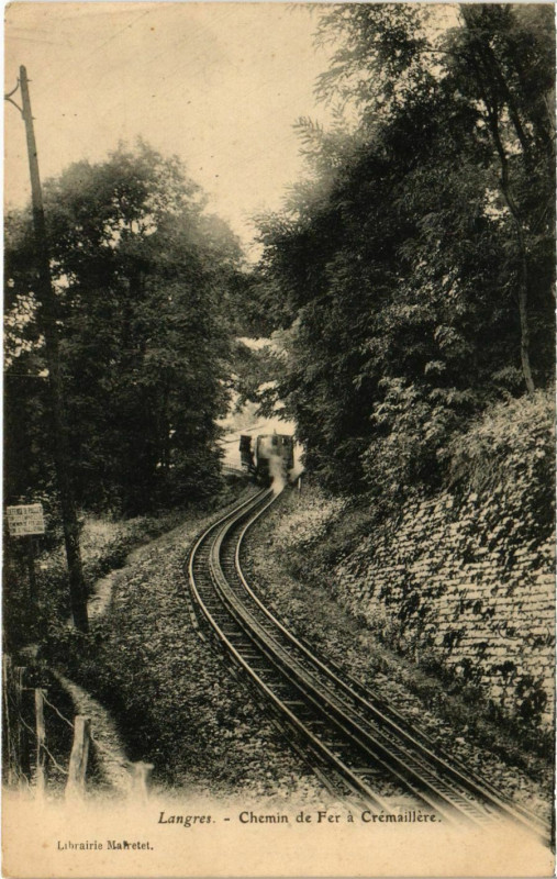 Carte postale ancienne Langres - Chemin de Fer à Langres