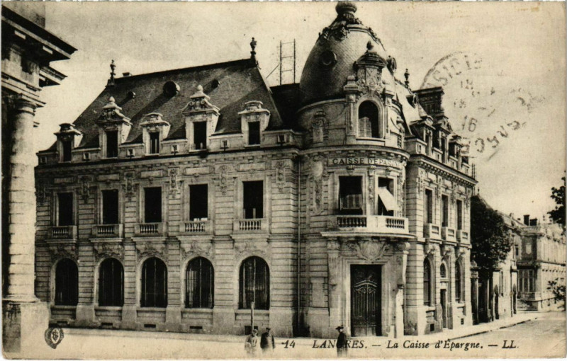 Carte postale ancienne Langres - La Caisse d'Epargne à Langres