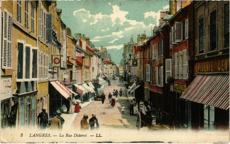 Carte postale ancienne Langres - La Rue Diderot à Langres
