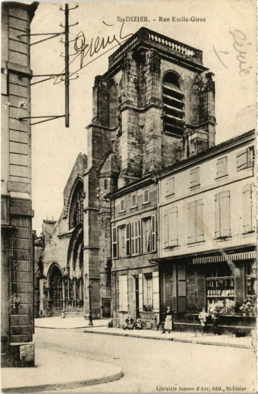 Carte postale ancienne Saint-Dizier - Rue Emile-Giros à Saint-Dizier