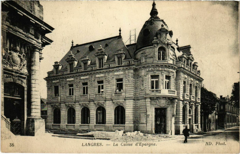 Carte postale ancienne Langres - La Caisse d'Epargne à Langres
