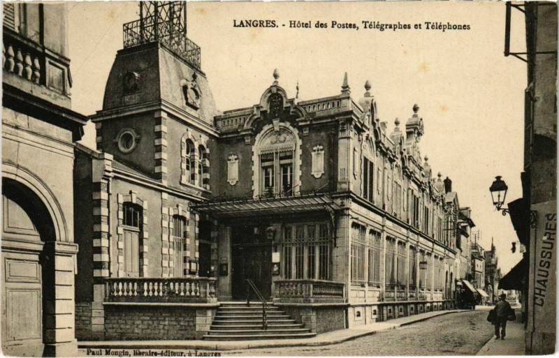 Carte postale ancienne Langres - Hotel des Postes à Langres