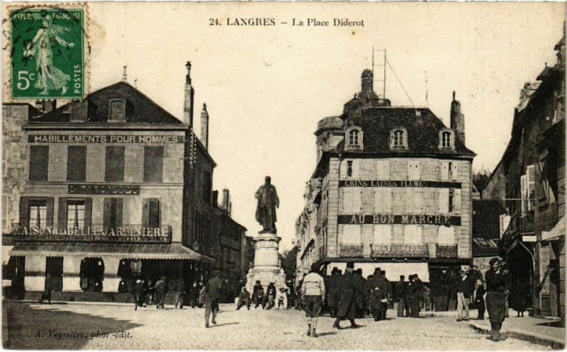 Carte postale ancienne Langres - La Place Diderot à Langres