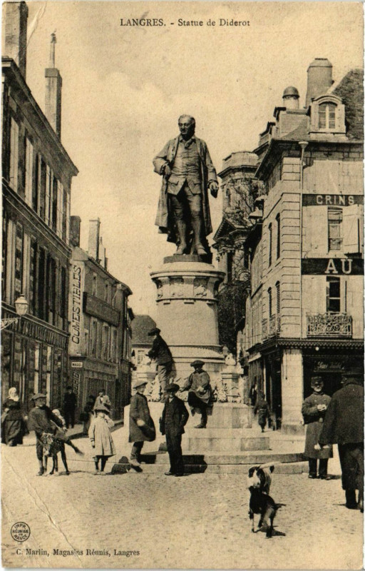 Carte postale ancienne Langres - Statue de Diderot à Langres
