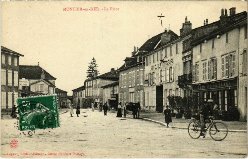 Carte postale ancienne Montier-en-Der - La Place