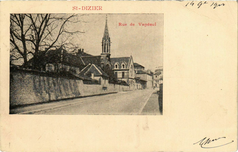 Carte postale ancienne Saint-Dizier - Rue de Vandeul à Saint-Dizier