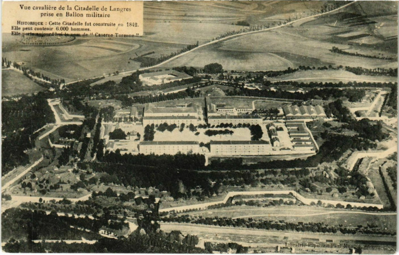 Carte postale ancienne Vue cavaliere de la Citadelle de Langres à Langres