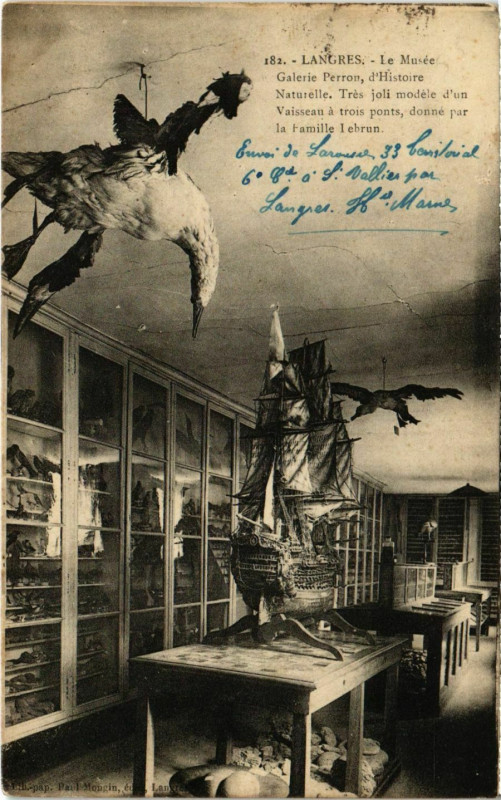 Carte postale ancienne Langres - Le Musée à Langres