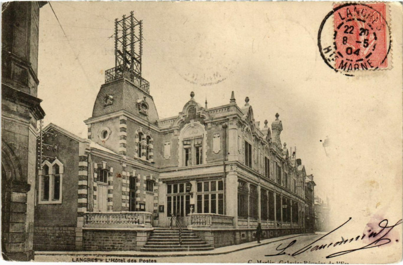 Carte postale ancienne Langres - L'Hotel des Postes à Langres