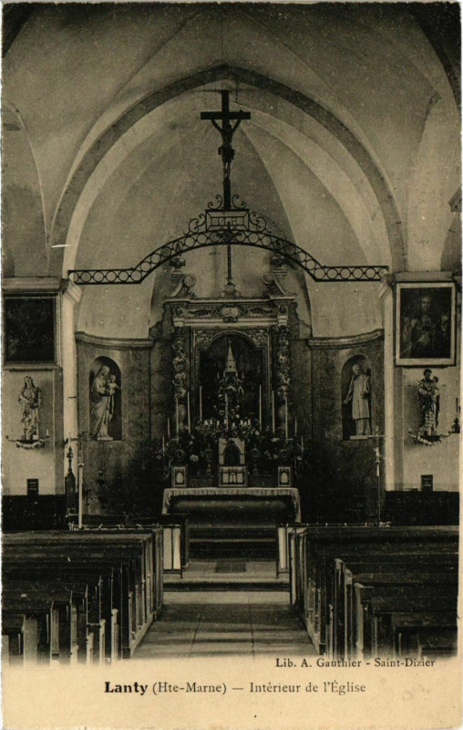 Carte postale ancienne Lanty - Interieur de l'Eglise