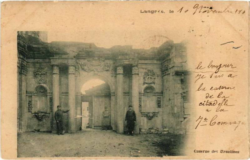 Carte postale ancienne Langres - Caserne des Ursulines à Langres