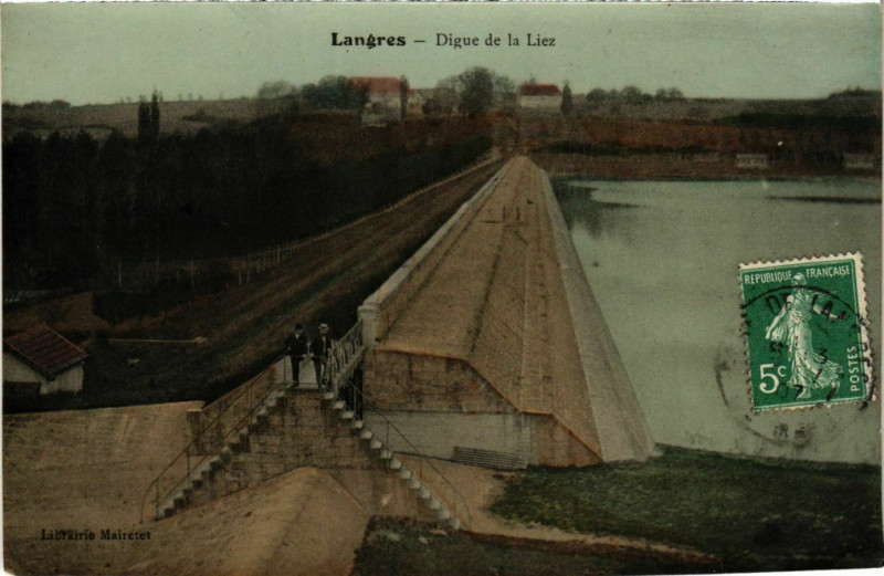 Carte postale ancienne Langres - Digue de la Liez à Langres