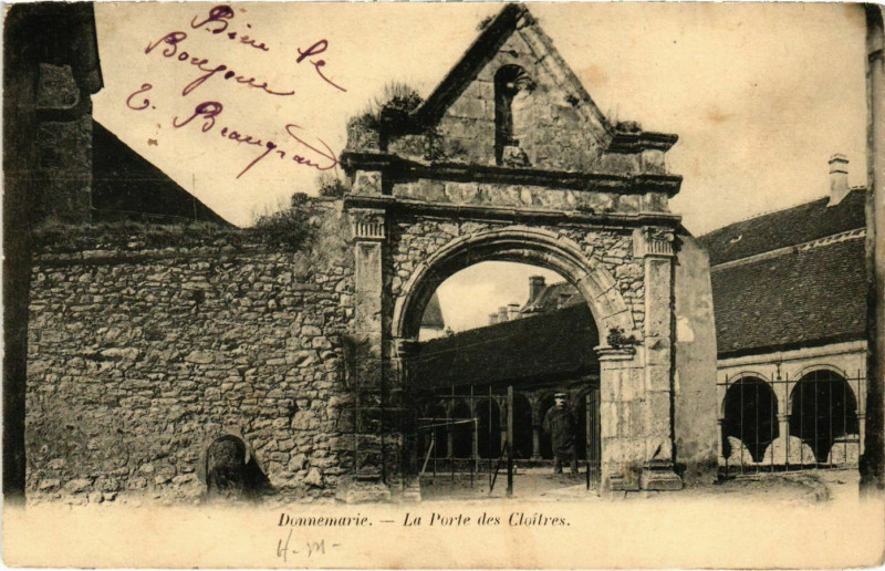 Carte postale ancienne Donnemarie - La Porte des Cloitres