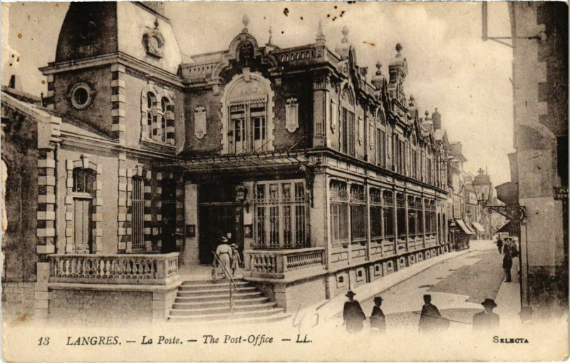Carte postale ancienne Langres - La Poste à Langres