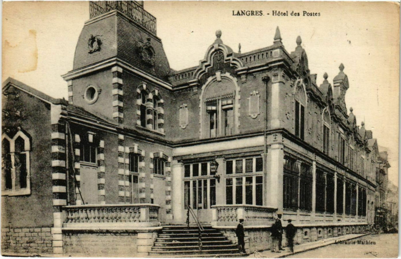 Carte postale ancienne Langres - Hotel des Postes à Langres