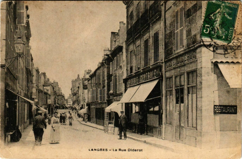 Carte postale ancienne Langres Rue Diderot à Langres