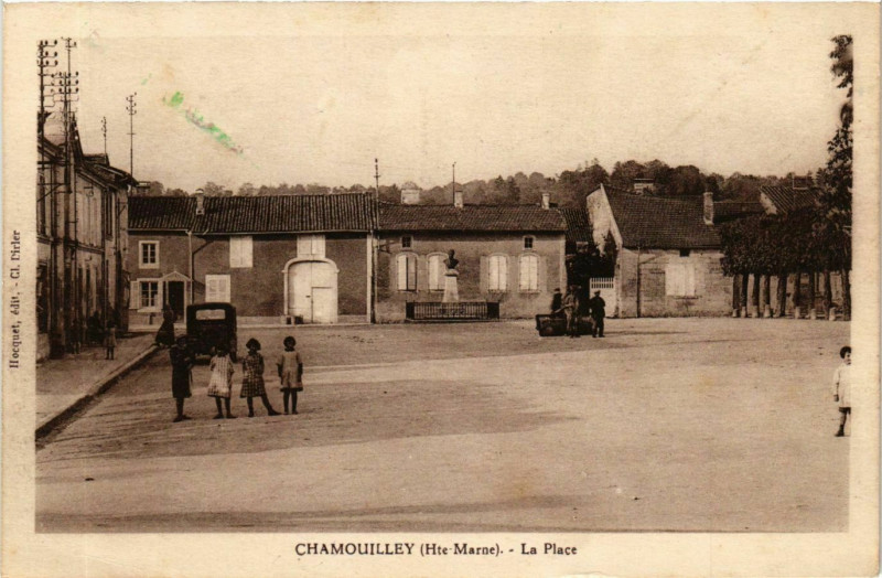 Carte postale ancienne Chamouilley La Place à Chamouilley