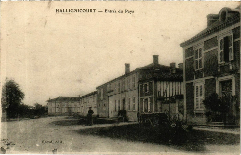 Carte postale ancienne Hallignicourt Entrée du Pays à Hallignicourt