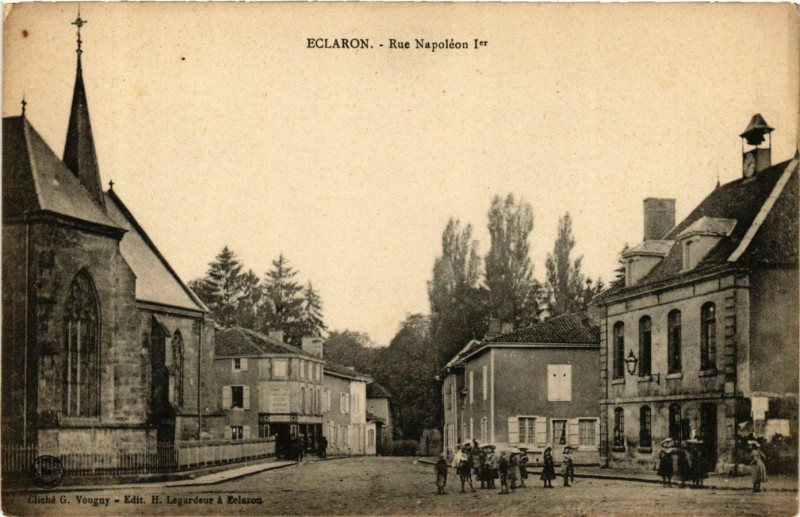 Carte postale ancienne Eclaron Rue Napoléon 1er