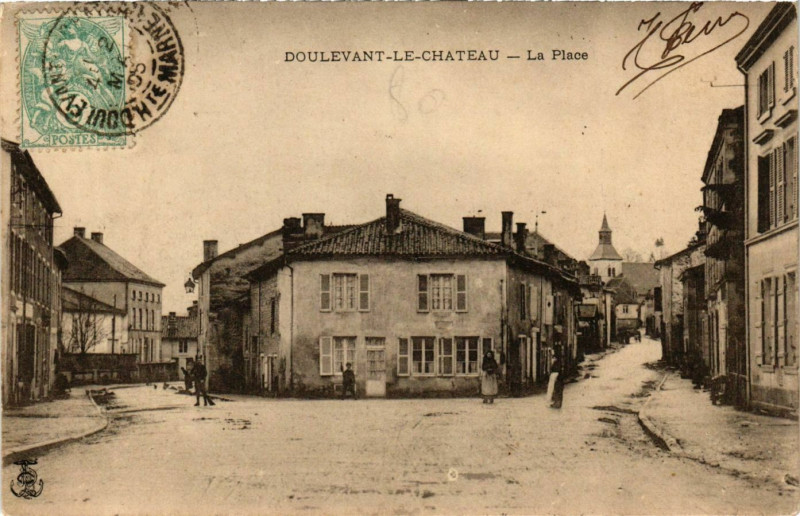 Carte postale ancienne Doulevant-le-Chateau La Place à Doulevant-le-Château