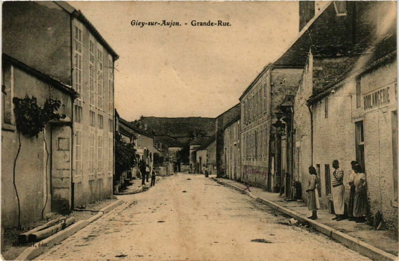 Carte postale ancienne Giey-sur-Aujon Grande Rue à Giey-sur-Aujon