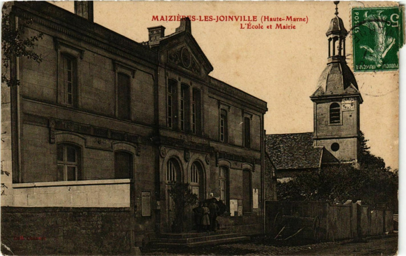 Carte postale ancienne Mazieres-les-Joinville Ecole et Mairie à Joinville