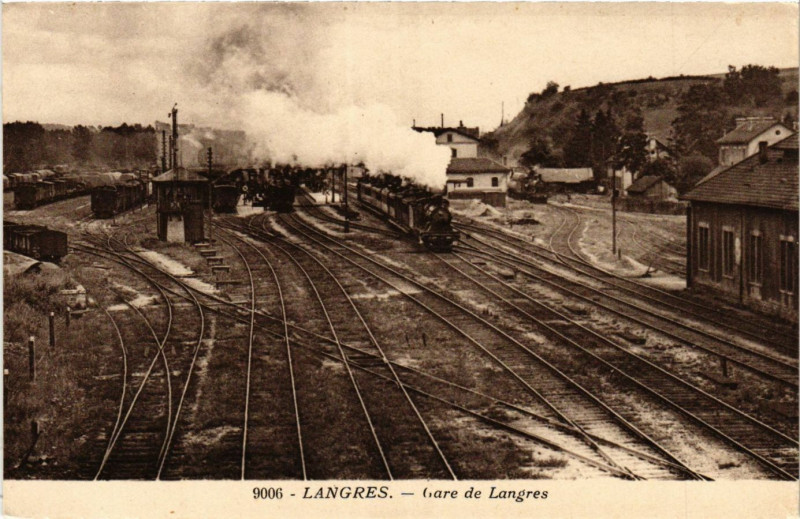 Carte postale ancienne Langres - Gare de Langres à Langres