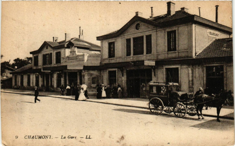 Carte postale ancienne Chaumont - La Gare à Chaumont
