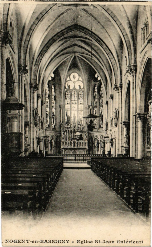 Carte postale ancienne Nogent en Bassigny - Eglise Saint-Jean à Nogent