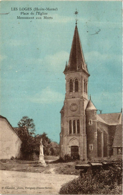 Carte postale ancienne Les Loges - Place de l'Eglise aux Loges