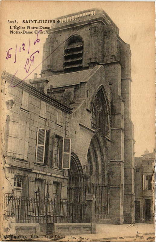 Carte postale ancienne Saint-Dizier - L'Eglise Notre-Dame à Saint-Dizier