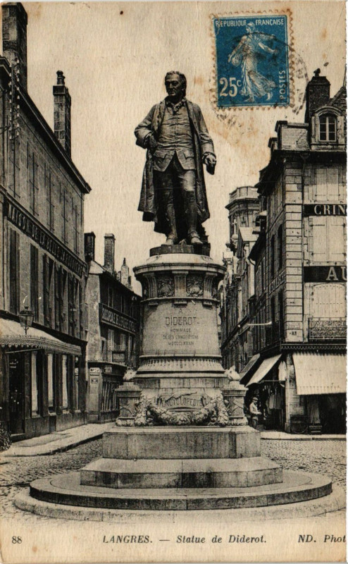 Carte postale ancienne Langres - Statue de Diderot à Langres
