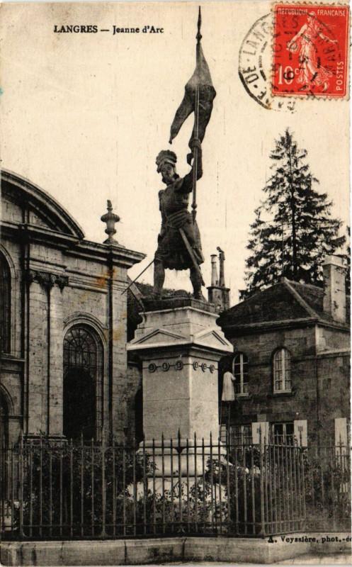 Carte postale ancienne Langres - Jeanne d'Arc à Langres