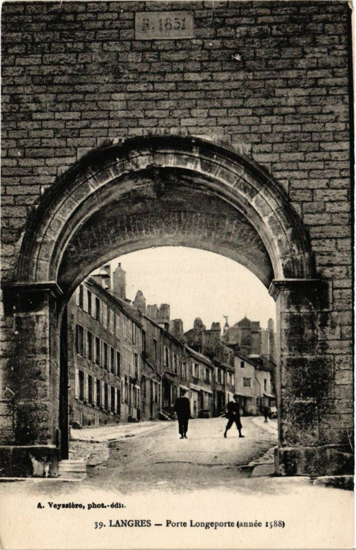 Carte postale ancienne Langres - Porte Logeporte à Langres
