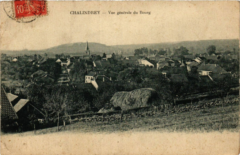 Carte postale ancienne Chalindrey - Vue generale du Bourg à Chalindrey