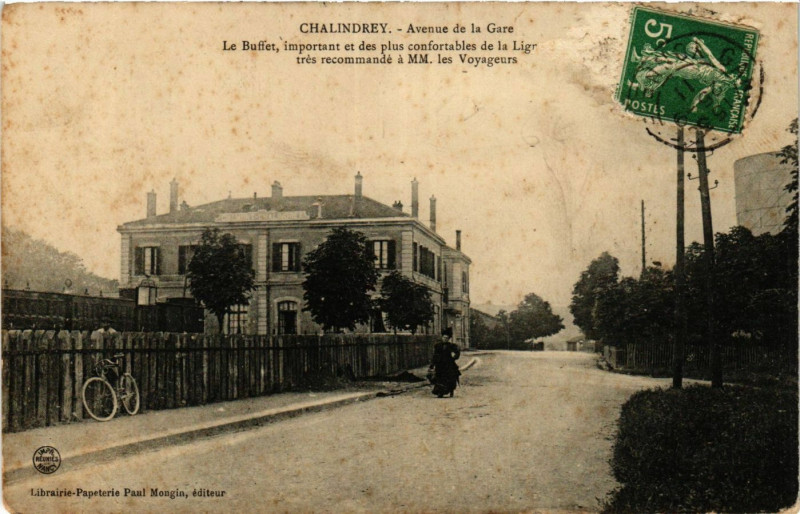 Carte postale ancienne Chalindrey - Avenue de la Gare à Chalindrey