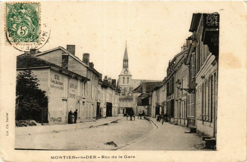 Carte postale ancienne Montier en Der - Rue de la Gare