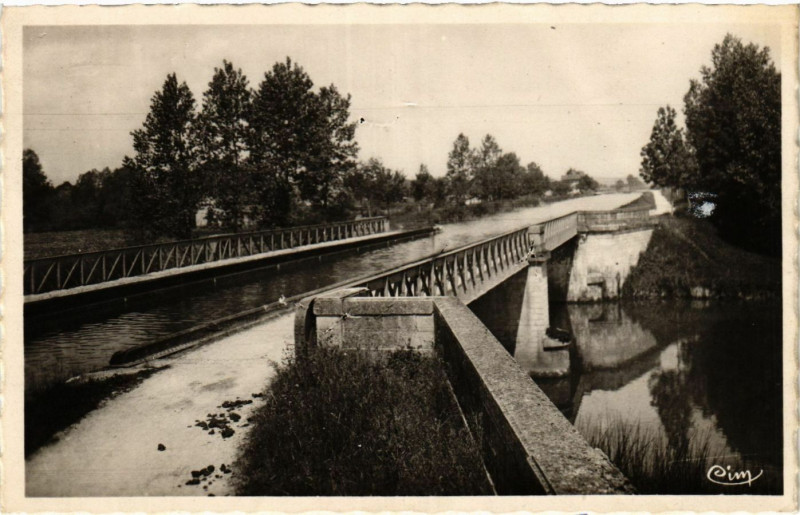 Carte postale ancienne Bologne - Le Pont Canal à Bologne