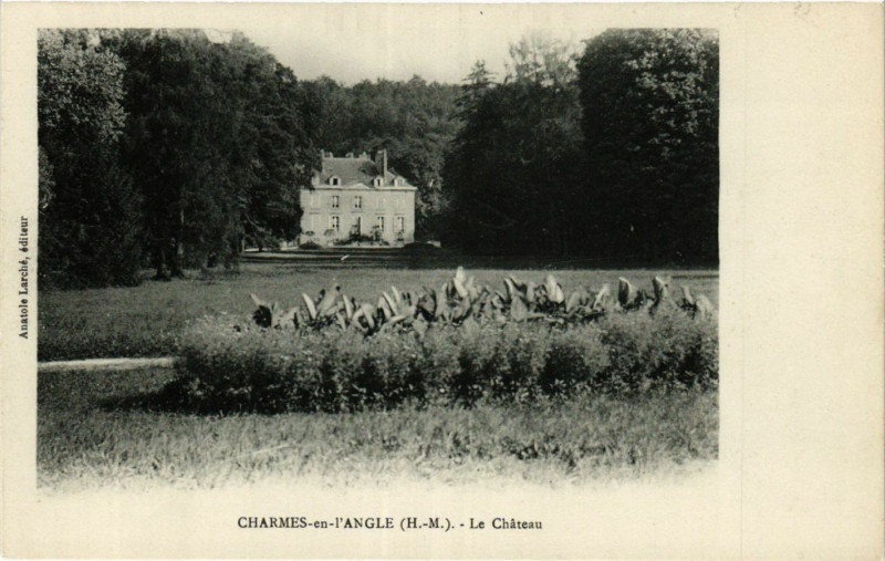 Carte postale ancienne Charmes en l'Angle - Le Chateau à Charmes-en-l'Angle