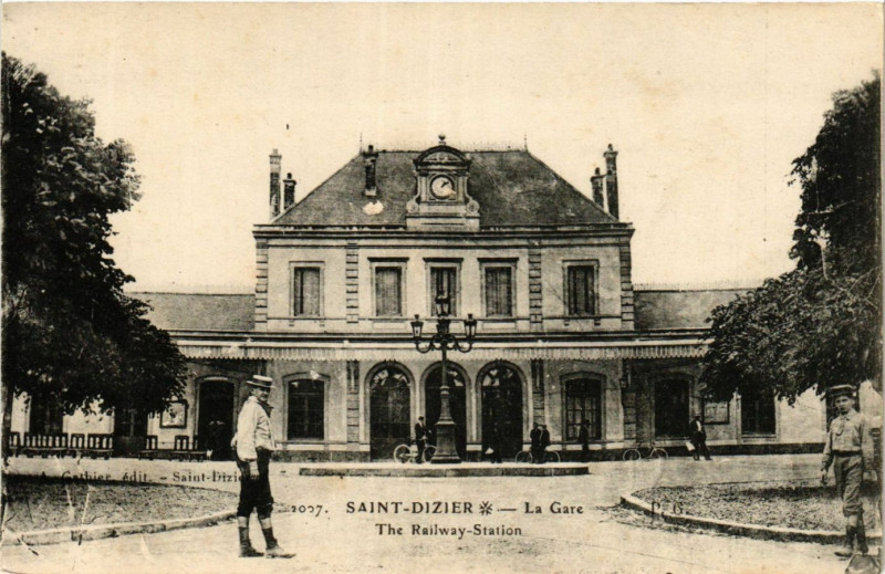 Carte postale ancienne Saint-Dizier - La Gare à Saint-Dizier