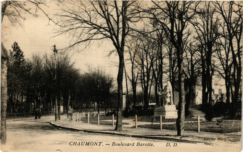 Carte postale ancienne Chaumont - Boulevard Barotte à Chaumont