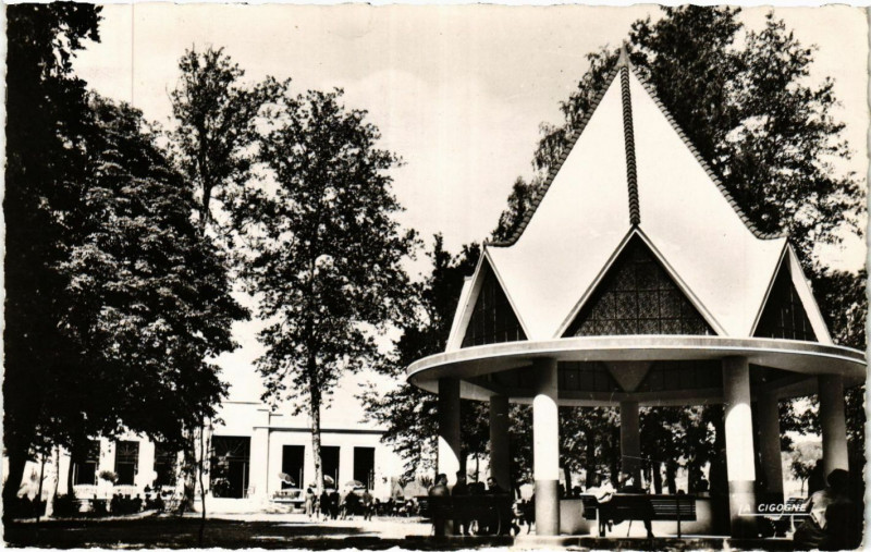 Carte postale ancienne Bourbonne les Bains - Source Maynard à Bourbonne-les-Bains