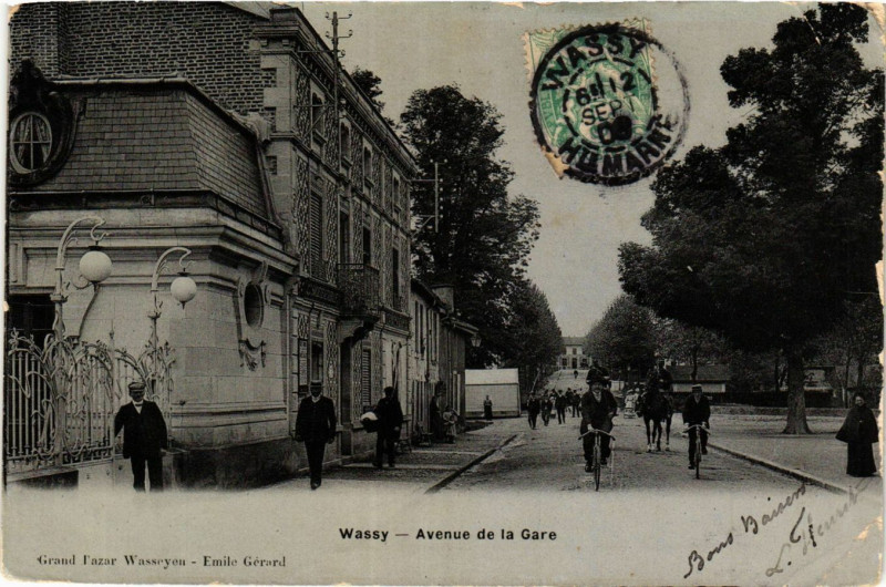 Carte postale ancienne Wassy - Avenue de la Gare à Wassy