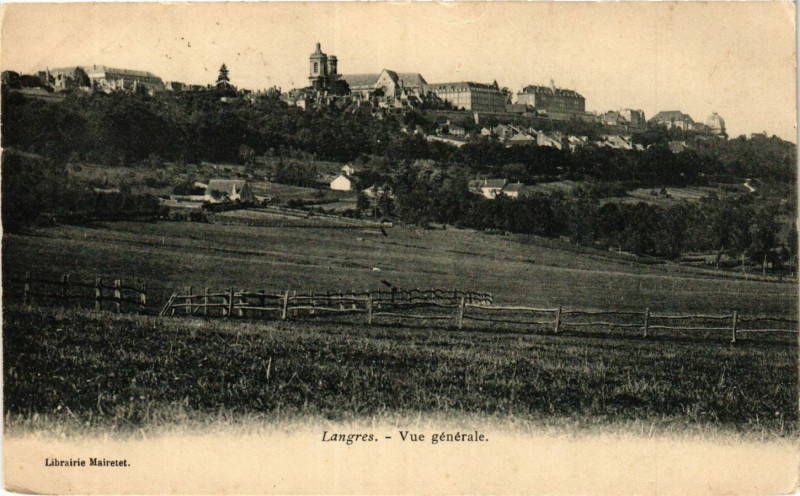 Carte postale ancienne Langres - Vue generale à Langres