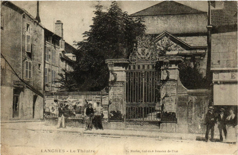 Carte postale ancienne Langres - Le Theatre à Langres
